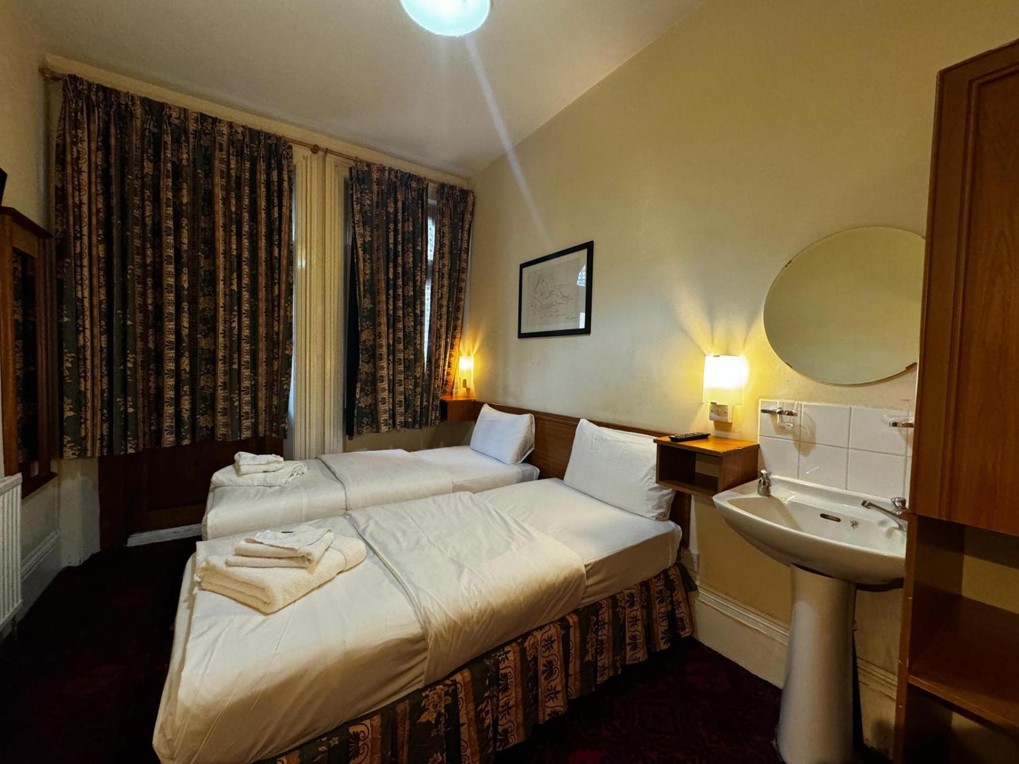 Bridge Park Hotel Londra Dış mekan fotoğraf