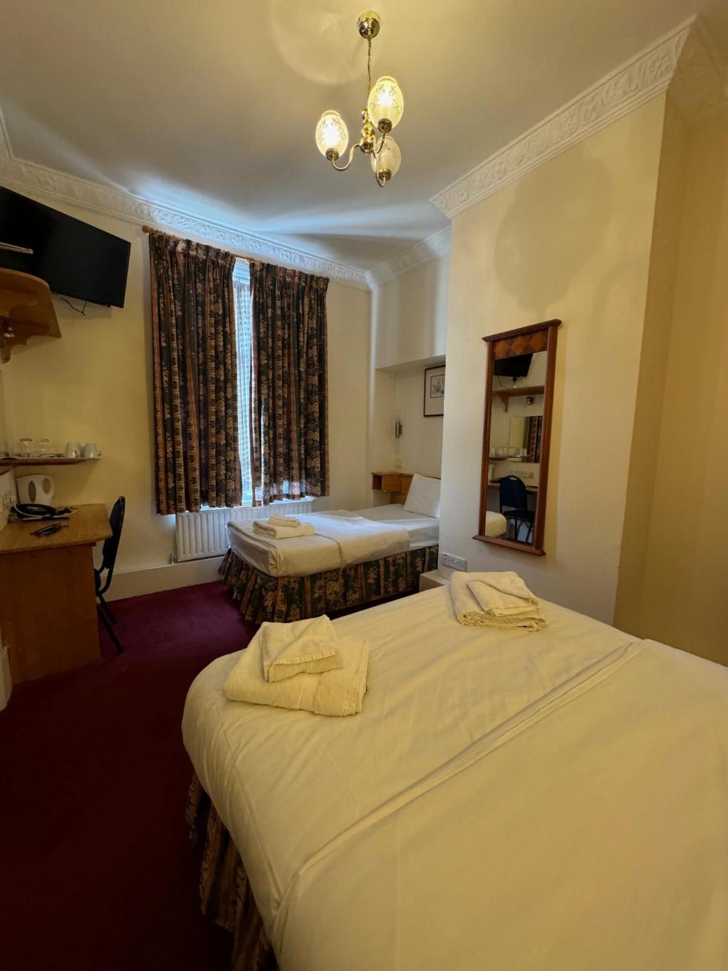 Bridge Park Hotel Londra Dış mekan fotoğraf